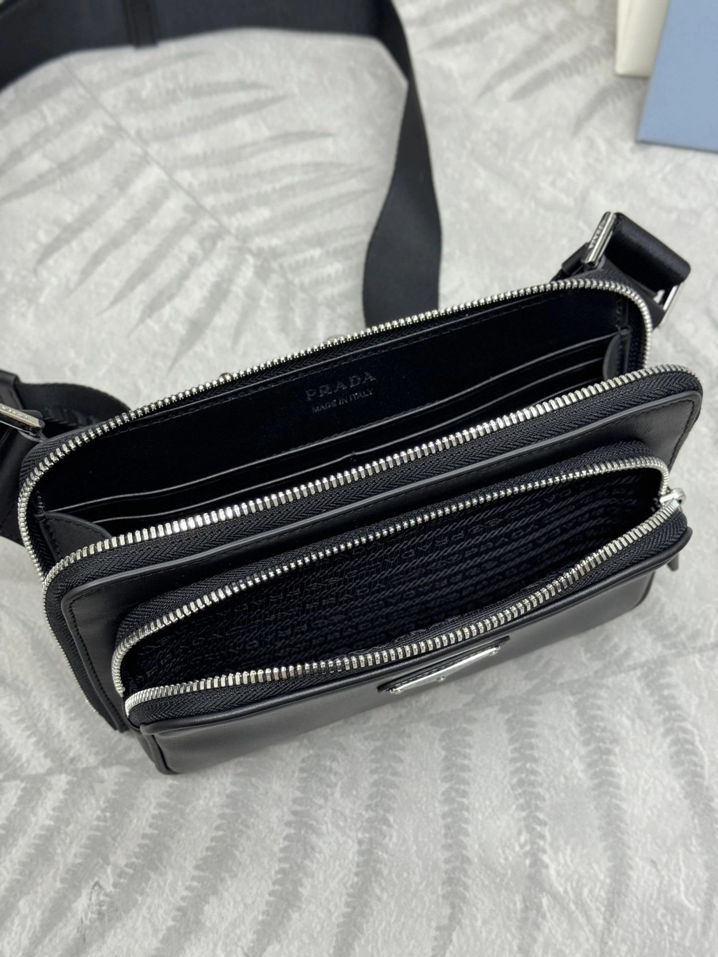 MOMO-- Pr141 2VH156_2DDJ_F0002_V_OOO high quality version Calfskin item:D-B000K2011