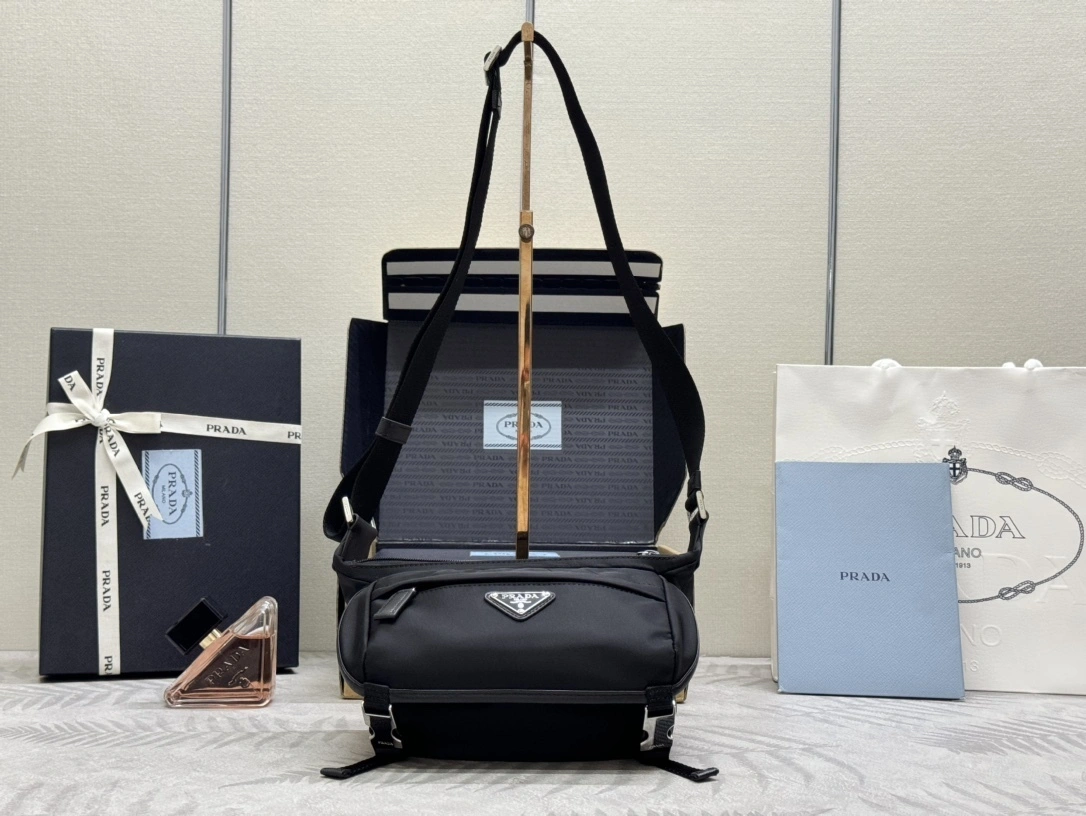 MOMO-- Pr141 2VH171_2DMG_F0002_V_OOO high quality version Saffiano item:D-B000K2015