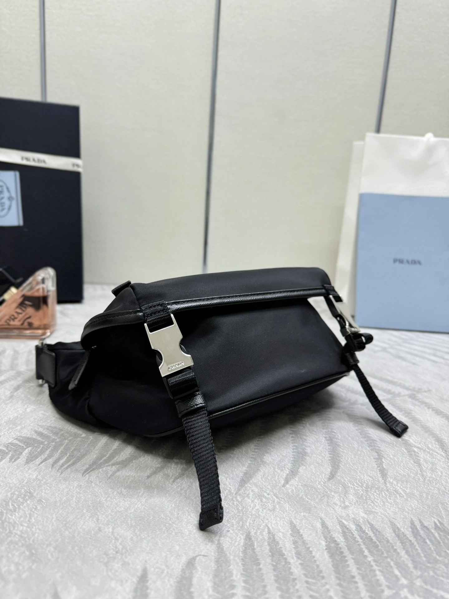 MOMO-- Pr141 2VH171_2DMG_F0002_V_OOO high quality version Saffiano item:D-B000K2015