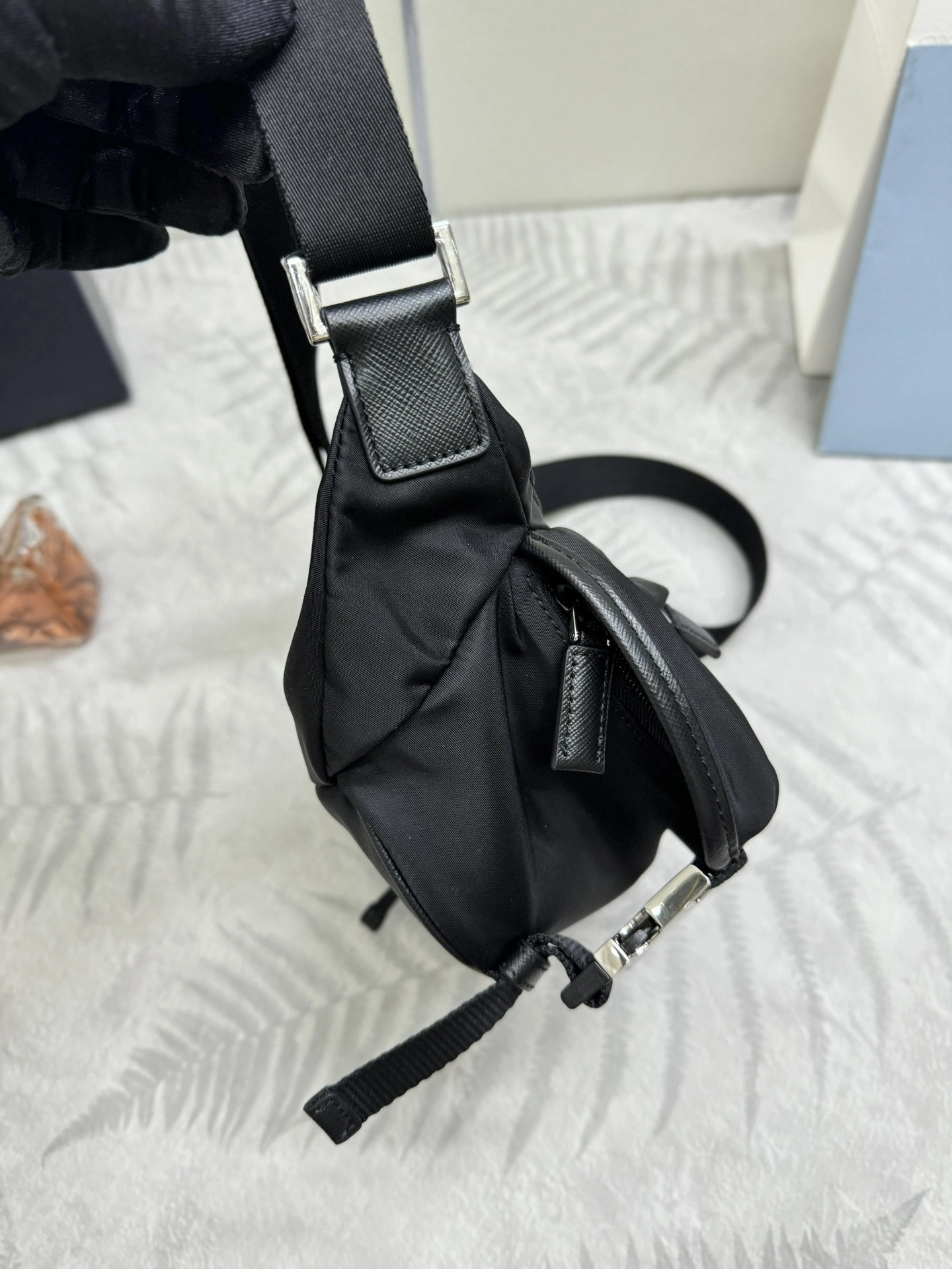 MOMO-- Pr141 2VH171_2DMG_F0002_V_OOO high quality version Saffiano item:D-B000K2015