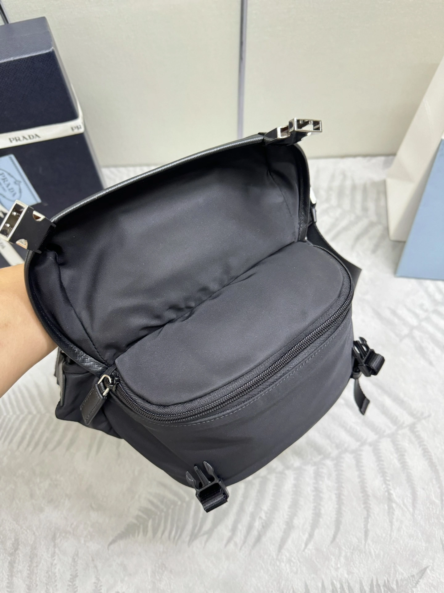 MOMO-- Pr141 2VH171_2DMG_F0002_V_OOO high quality version Saffiano item:D-B000K2015