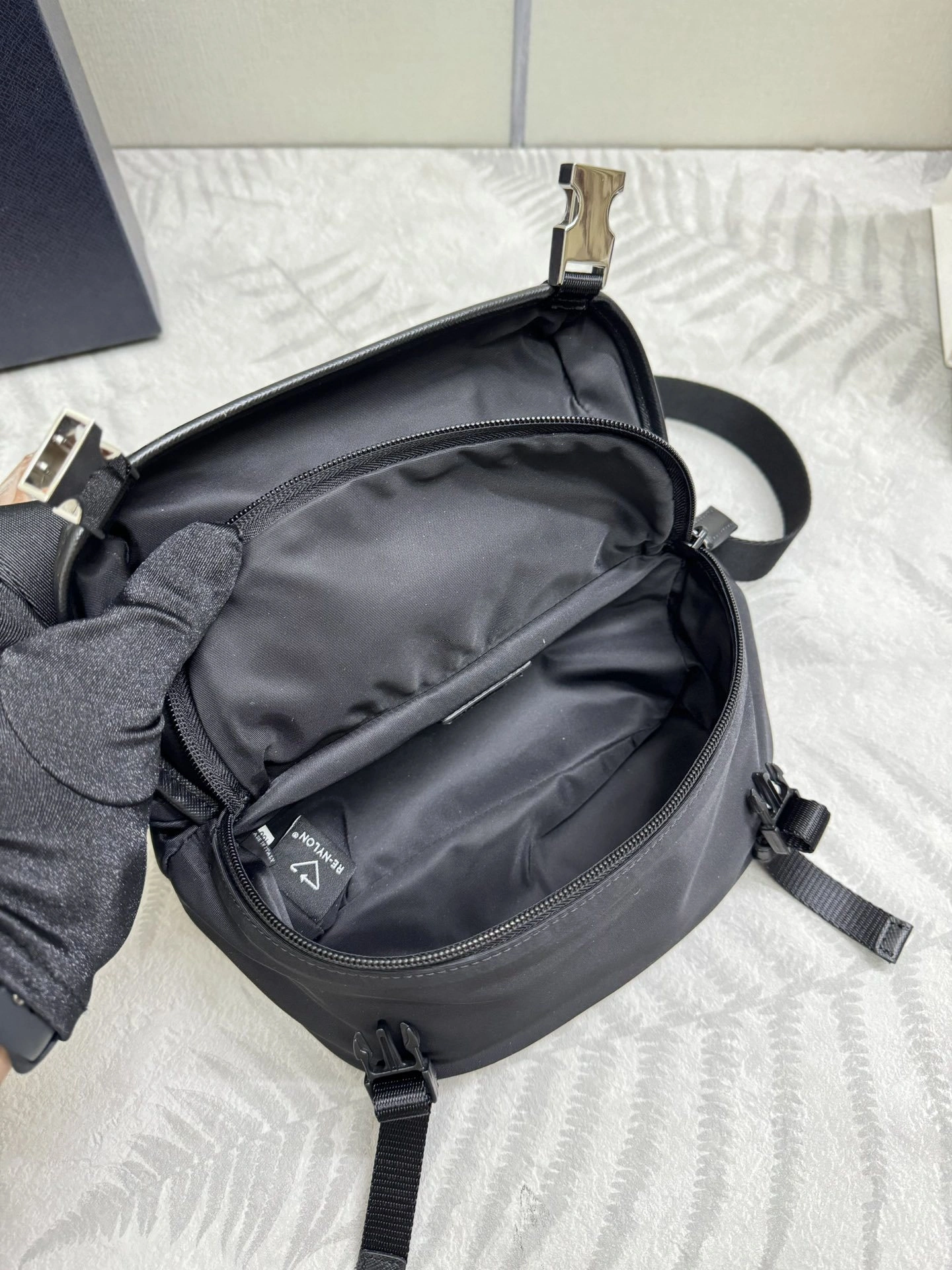 MOMO-- Pr141 2VH171_2DMG_F0002_V_OOO high quality version Saffiano item:D-B000K2015