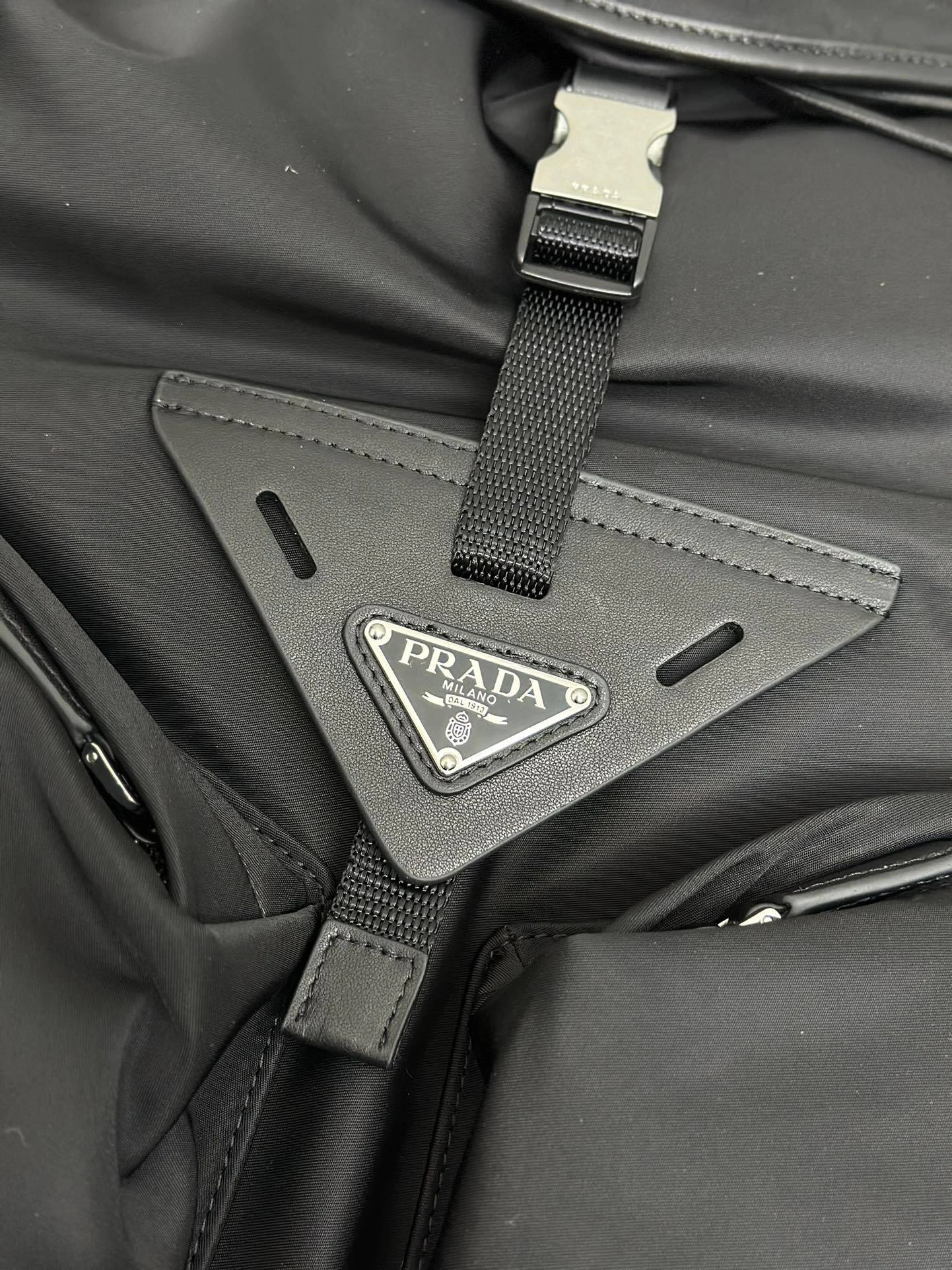 MOMO-- Pr141 2VZ108_2DW3_F0002_V_VNYO high quality version cowhide item:E-B000K0609
