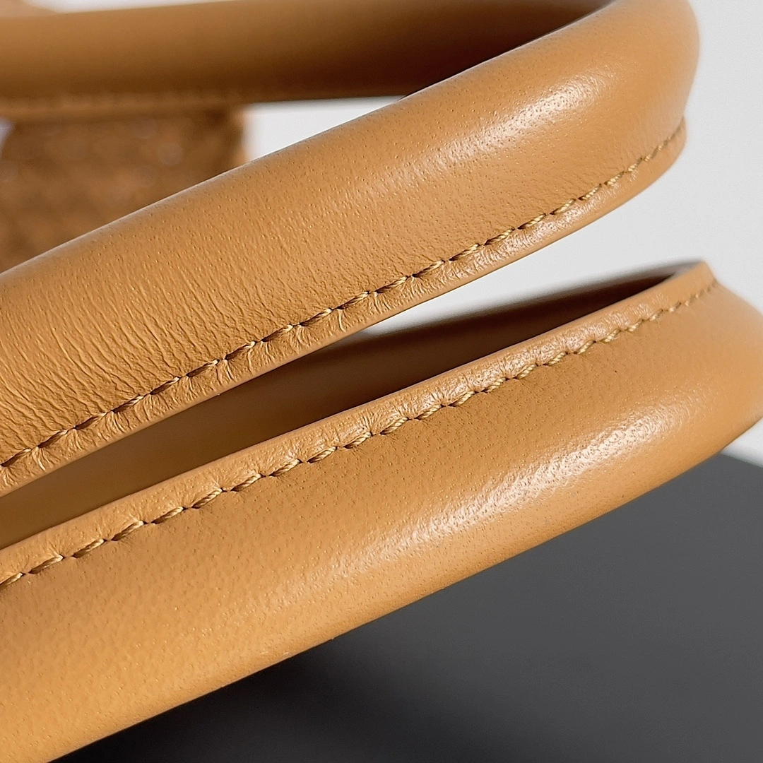 MOMO-- V595t1 608811V1OW12650 high quality version Cabat sheepskin item:E-B100B2741