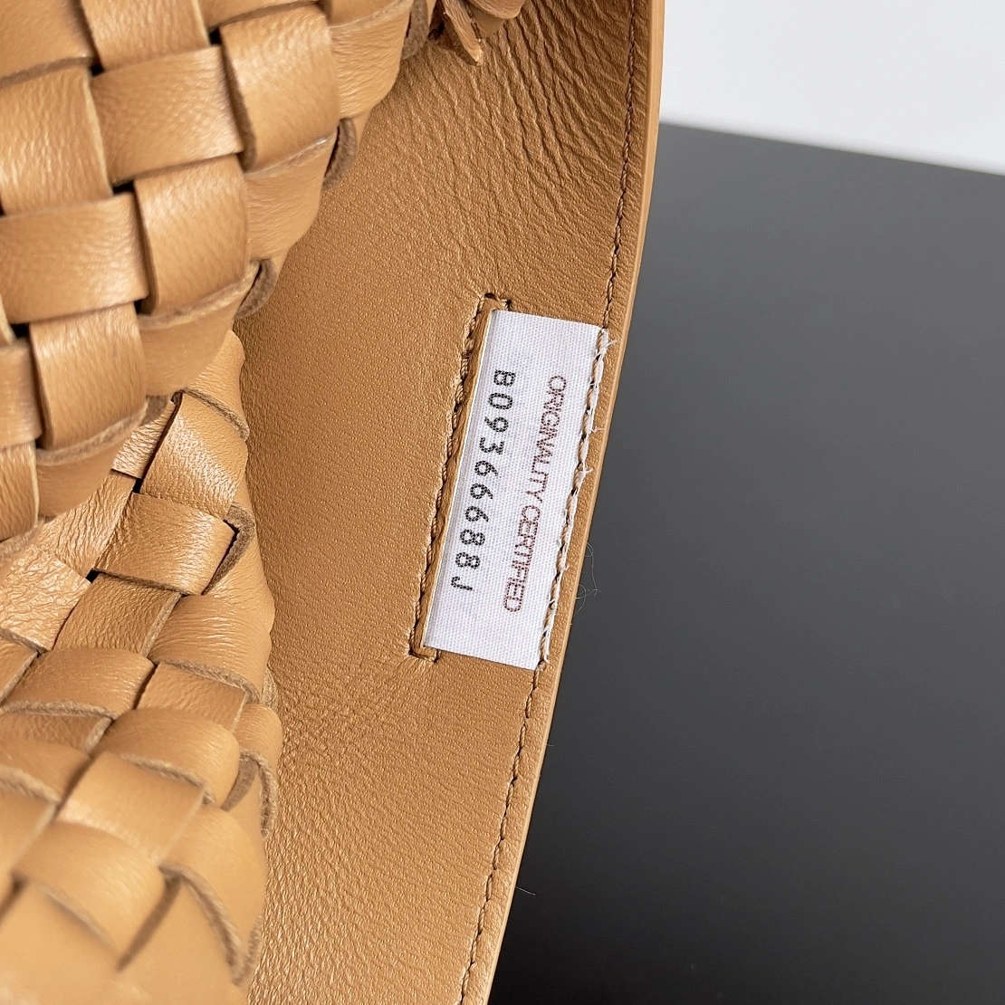 MOMO-- V595t1 608811V1OW12650 high quality version Cabat sheepskin item:E-B100B2741