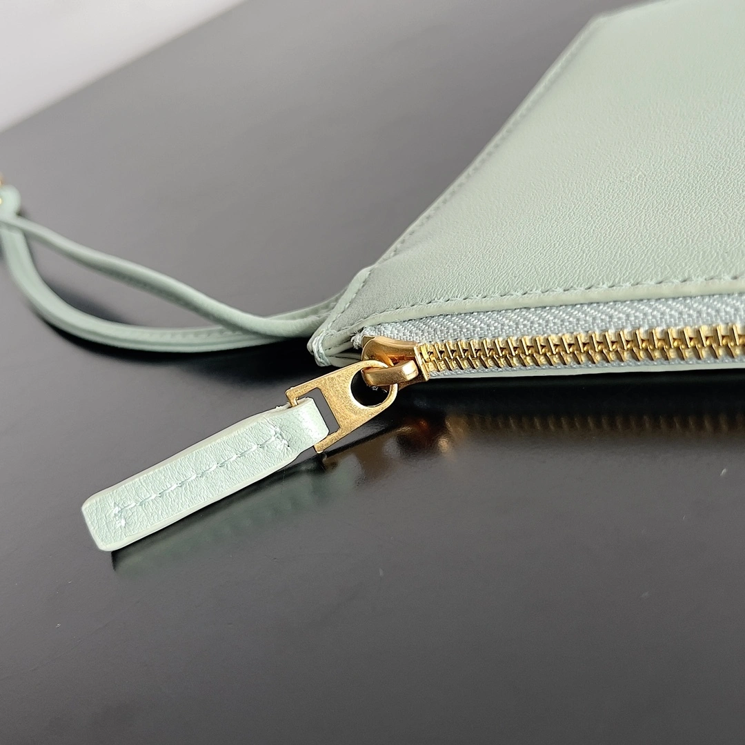MOMO-- V595t1 608811V1OW13403 high quality version Cabat sheepskin item:E-B100B2738