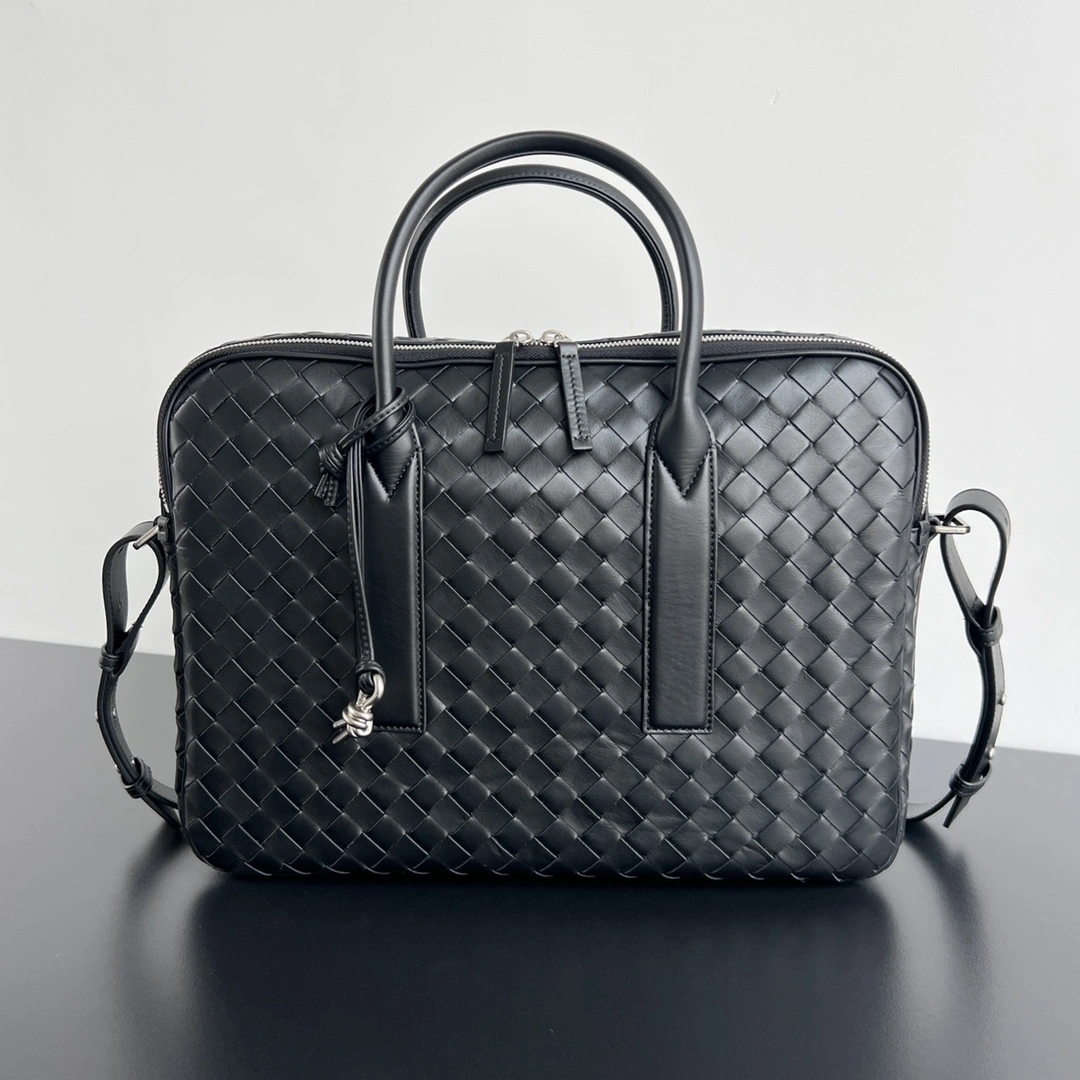 MOMO-- V595t1 766361V2HL18803 high quality version Getaway cowhide item:E-B063A0826