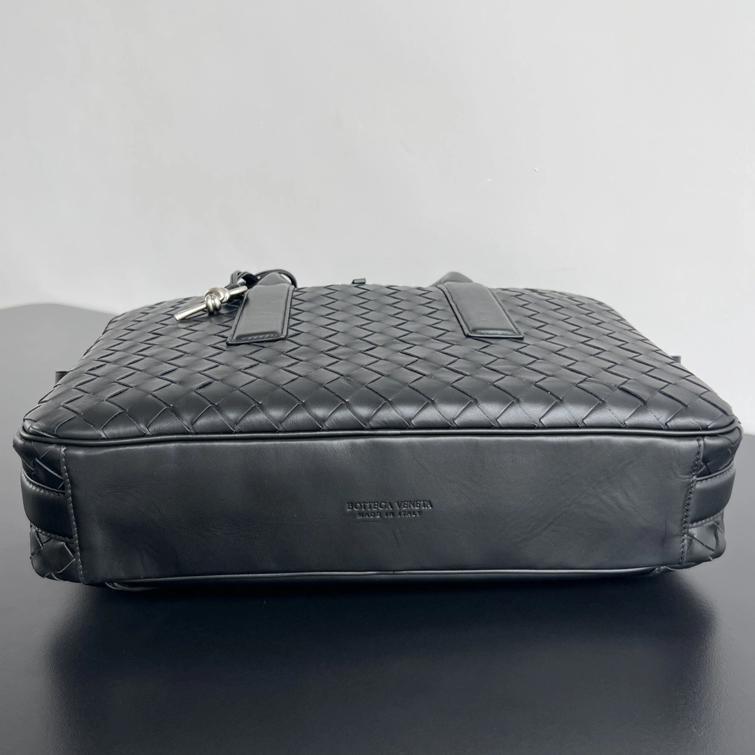 MOMO-- V595t1 766361V2HL18803 high quality version Getaway cowhide item:E-B063A0826