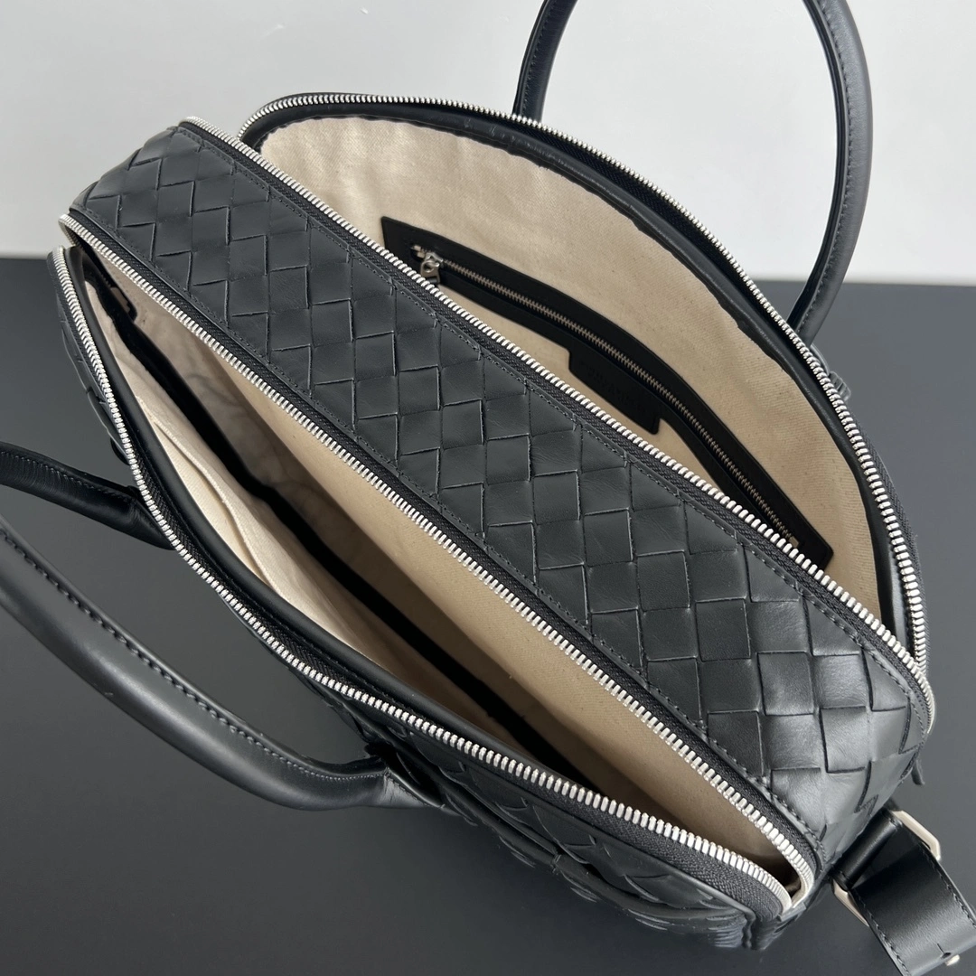 MOMO-- V595t1 766361V2HL18803 high quality version Getaway cowhide item:E-B063A0826