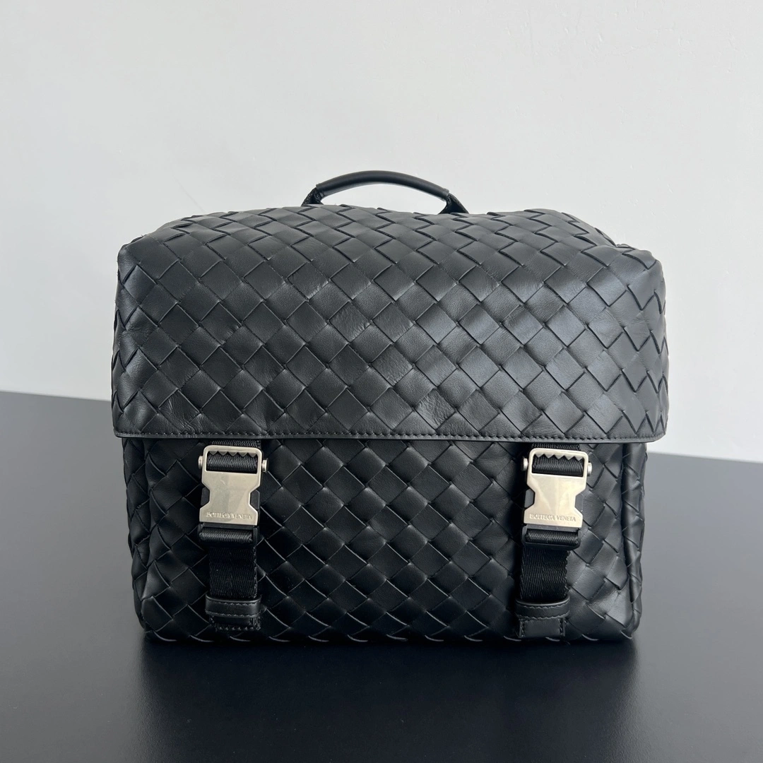 MOMO-- V595t1 776524V2HL58803 high quality version Postino cowhide item:E-B134A0818
