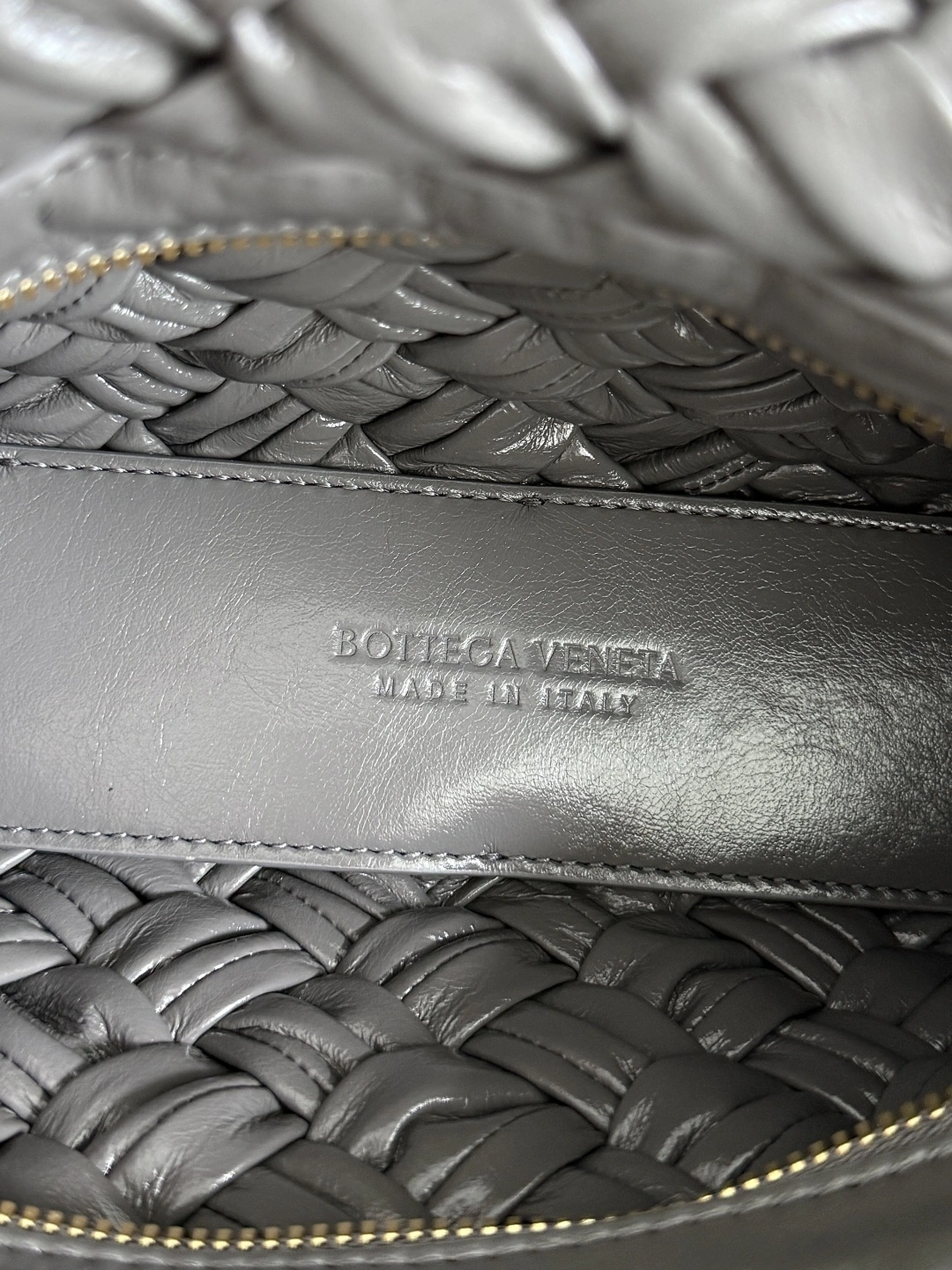 MOMO-- V595t1 785780V40T11317 chacha cowhide high quality version item：E-B100I0697H