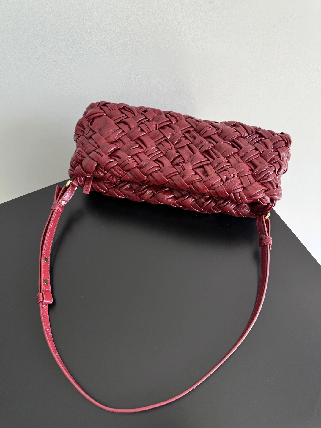 MOMO-- V595t1 785780V40T16564 chacha cowhide high quality version item：E-B100I0696H
