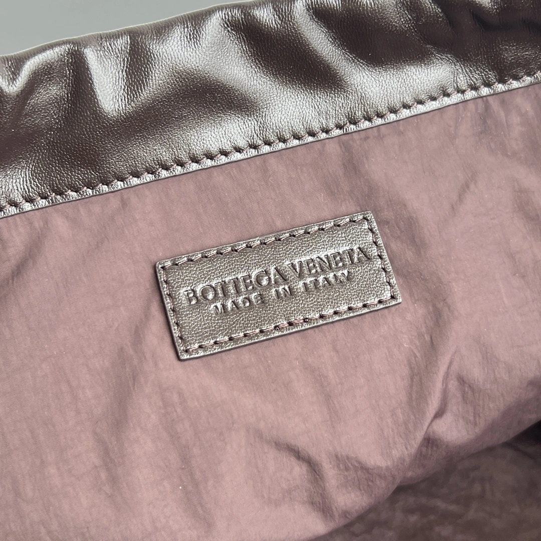 MOMO-- V595t1 796728V3IV12132 high quality version Dustbag cowhide item:E-B063A0951