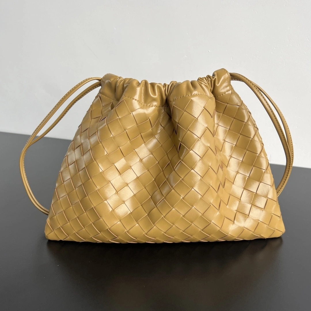 MOMO-- V595t1 796728V3IV69898 high quality version Dustbag cowhide item:E-B063I1025