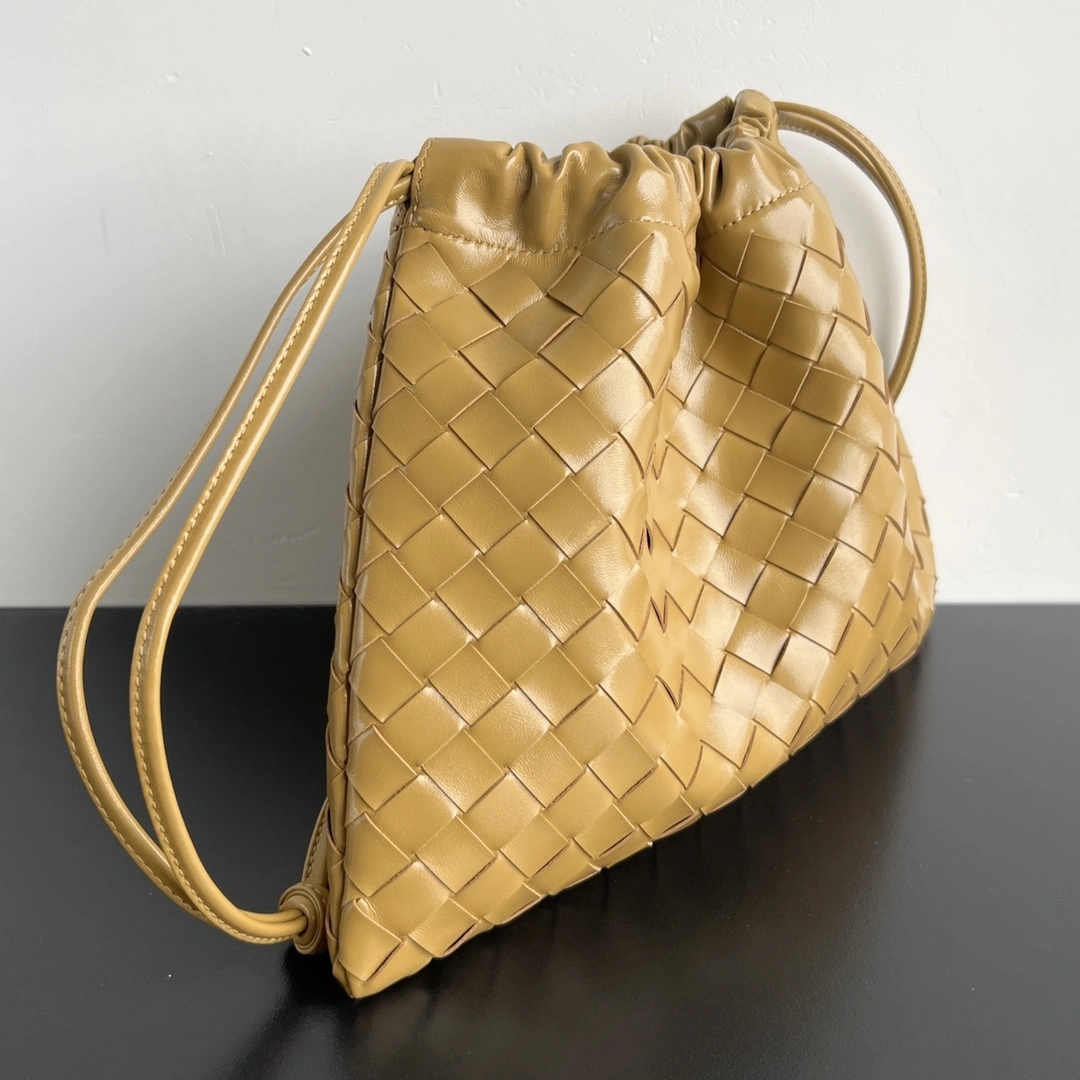 MOMO-- V595t1 796728V3IV69898 high quality version Dustbag cowhide item:E-B063I1025