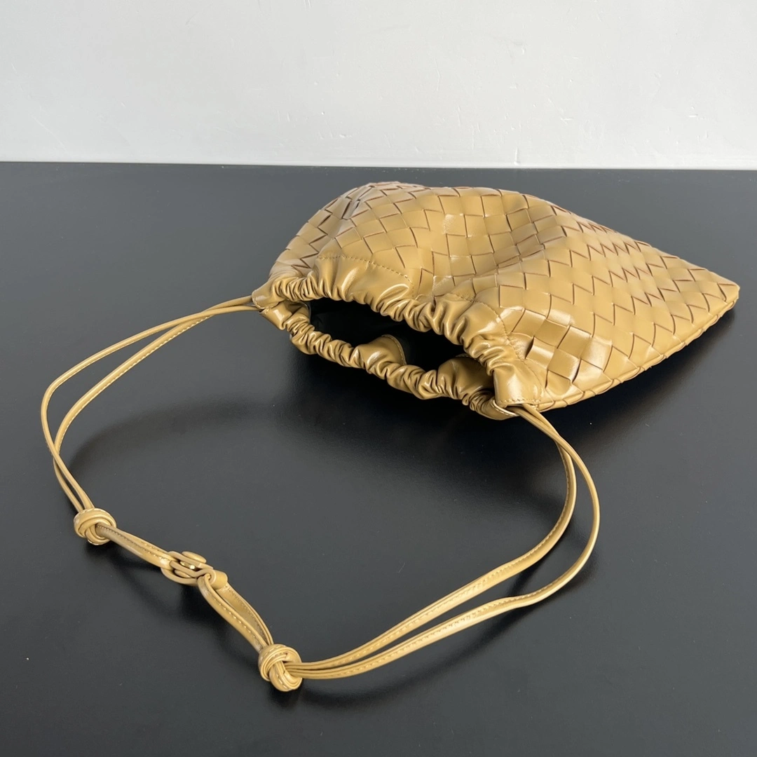 MOMO-- V595t1 796728V3IV69898 high quality version Dustbag cowhide item:E-B063I1025