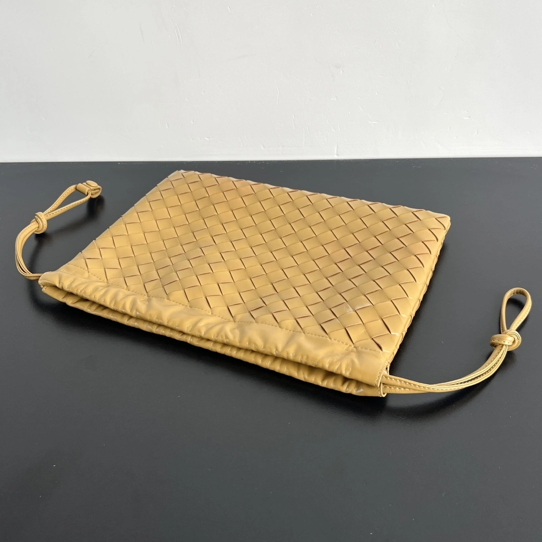 MOMO-- V595t1 796728V3IV69898 high quality version Dustbag cowhide item:E-B063I1025