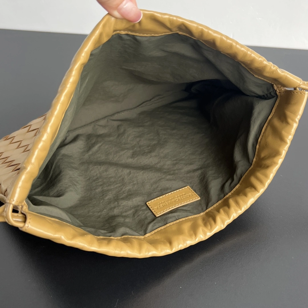 MOMO-- V595t1 796728V3IV69898 high quality version Dustbag cowhide item:E-B063I1025