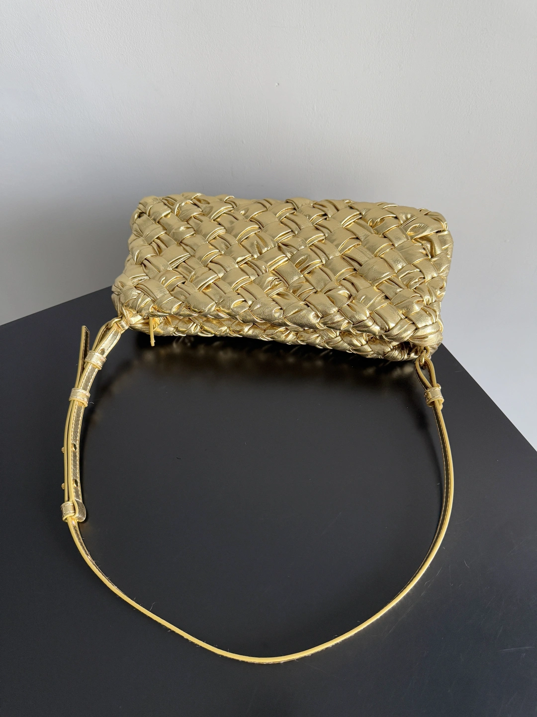 MOMO-- V595t1 804487V4P318922 chacha cowhide high quality version item：E-B100I0694H