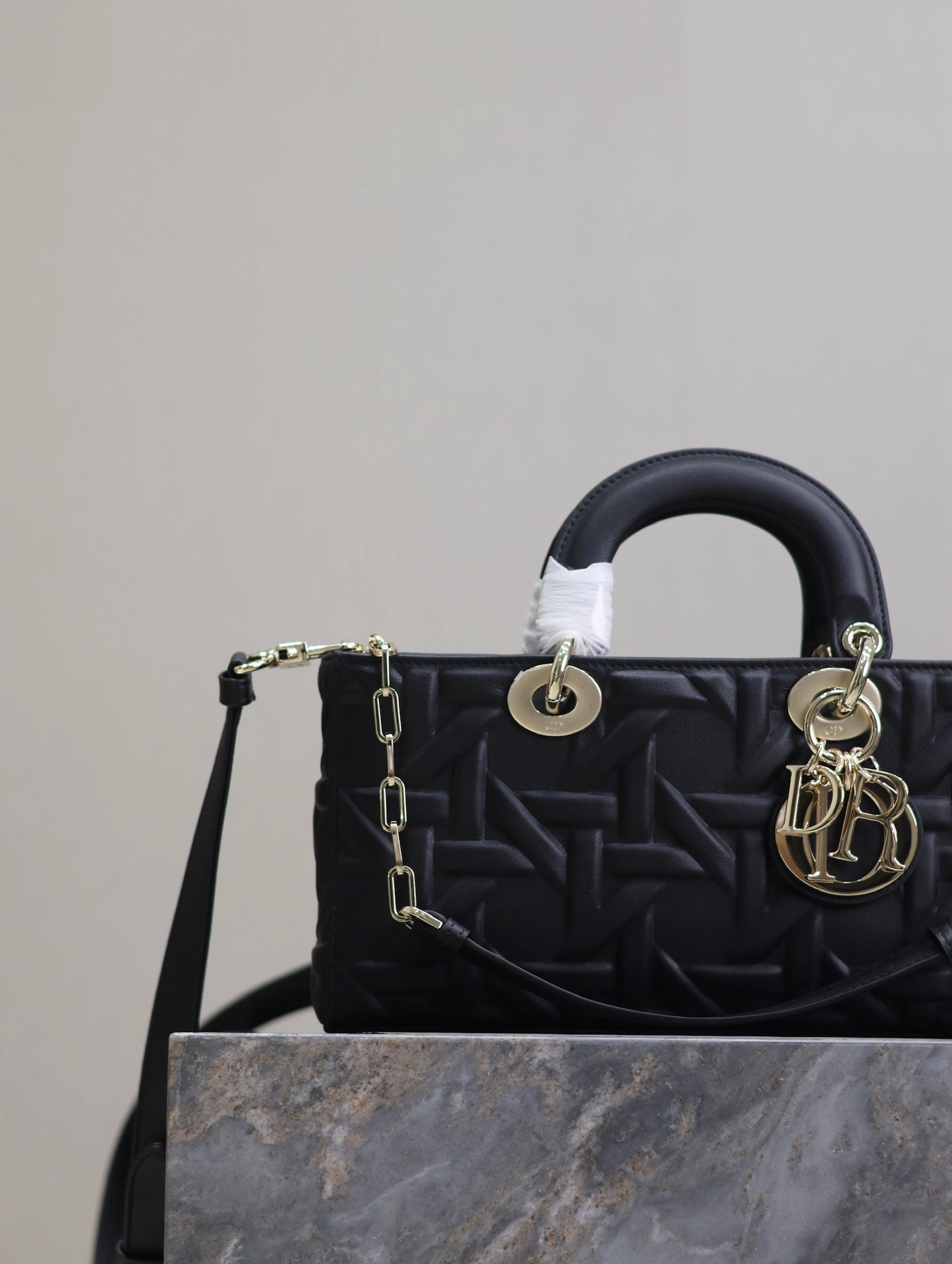 MOMO--4ior M0540OBPJ-M900 high quality version Lady D-Joy cowhide item:E-B000L2059T