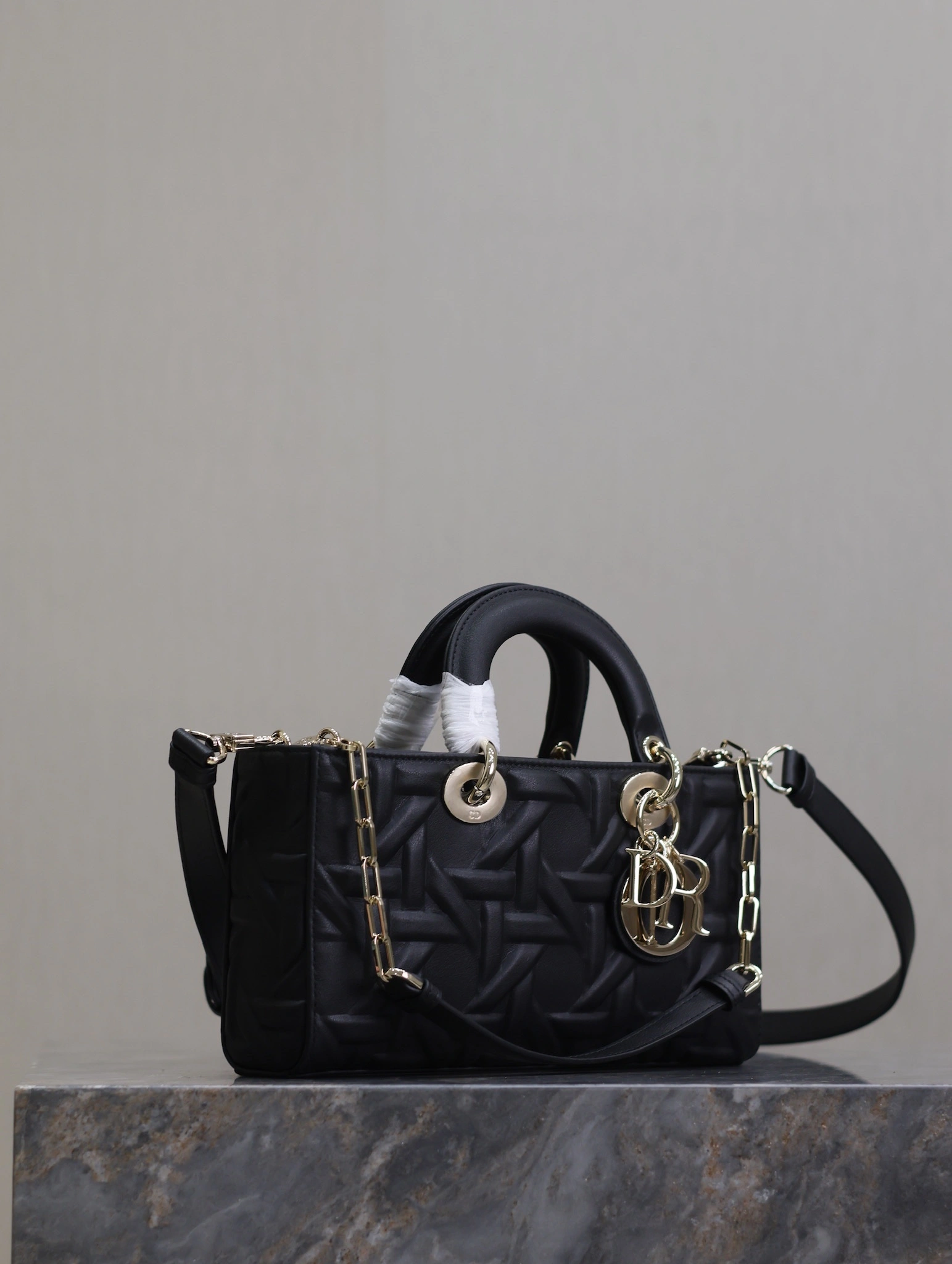 MOMO--4ior M0540OBPJ-M900 high quality version Lady D-Joy cowhide item:E-B000L2059T