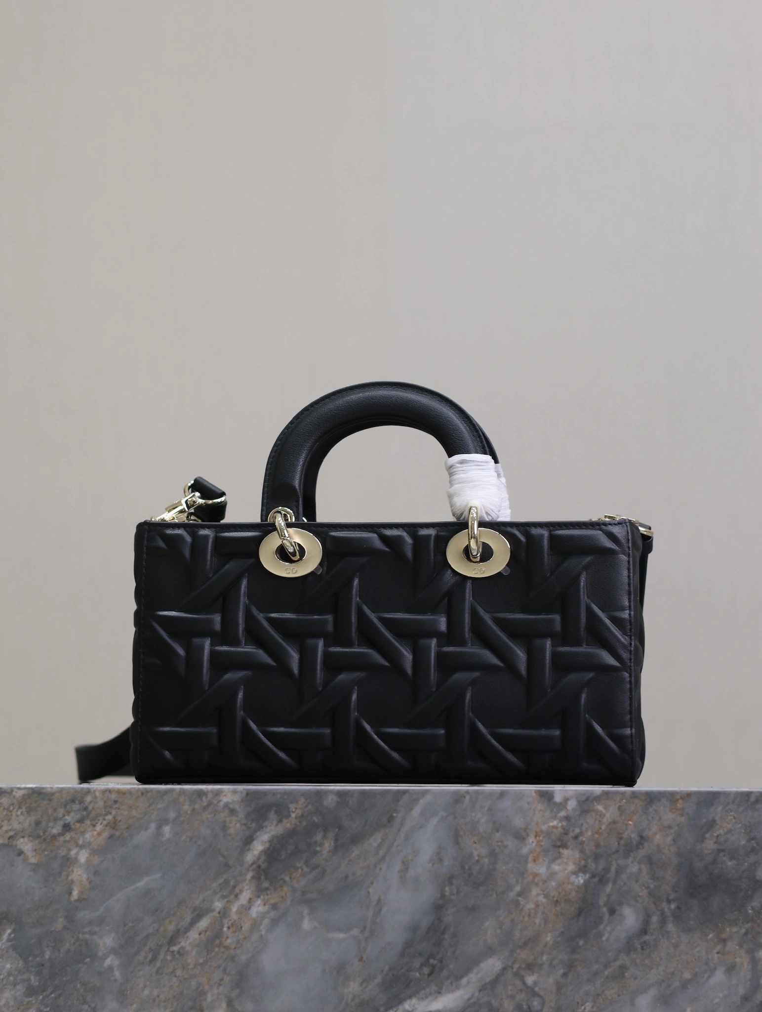 MOMO--4ior M0540OBPJ-M900 high quality version Lady D-Joy cowhide item:E-B000L2059T