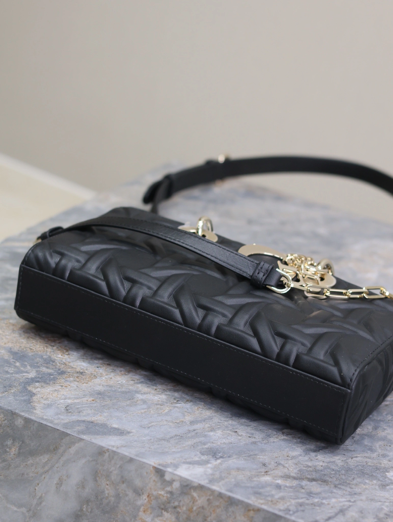 MOMO--4ior M0540OBPJ-M900 high quality version Lady D-Joy cowhide item:E-B000L2059T