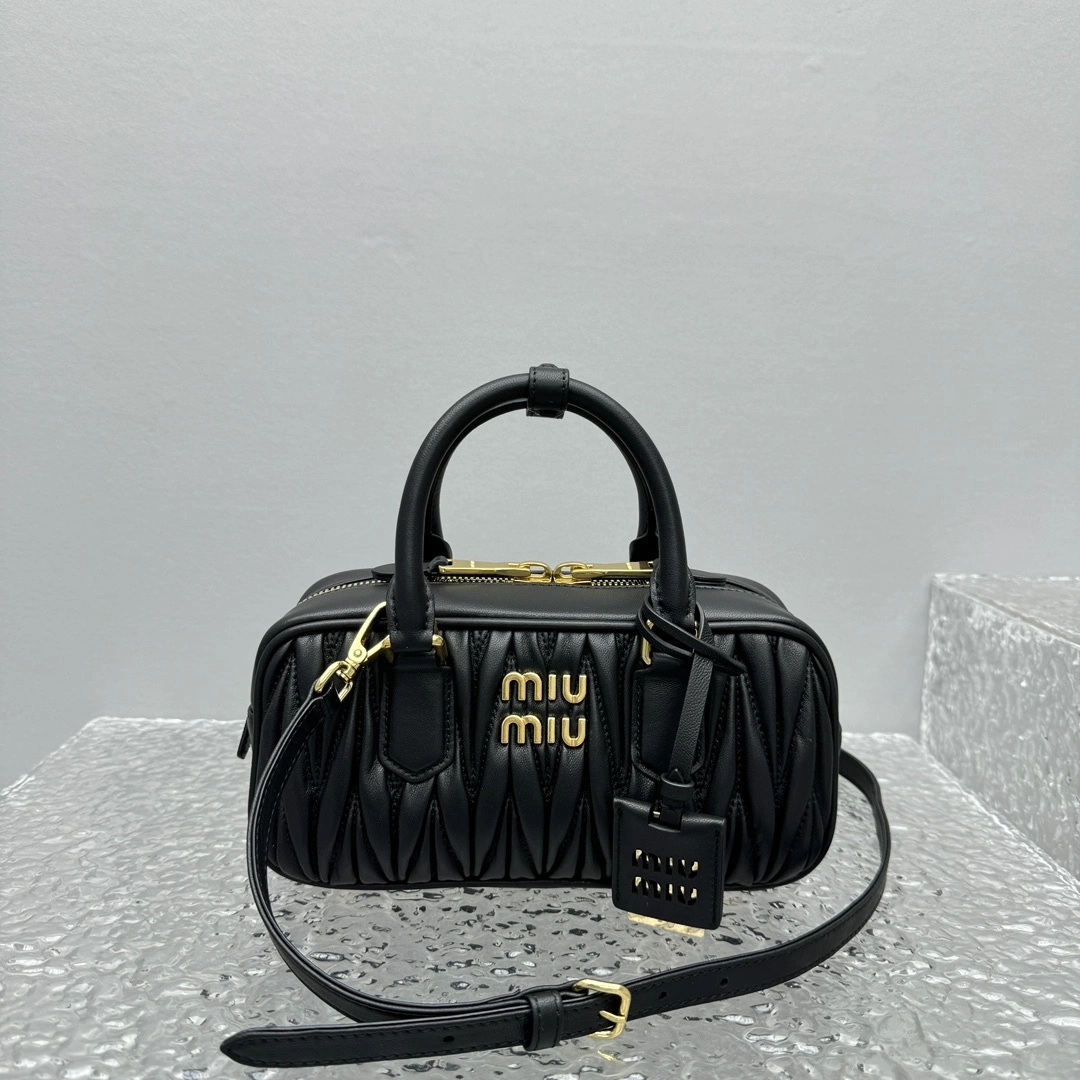 MOMO- 7iu7iu 5BB142-N88-F0002-V-OOT high quality version sheephide item:E-B664G2044
