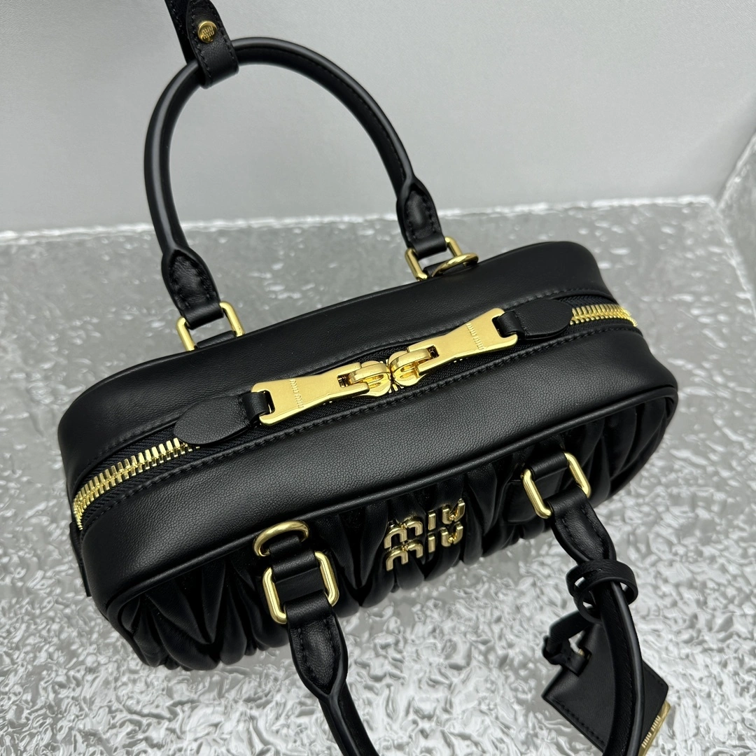 MOMO- 7iu7iu 5BB142-N88-F0002-V-OOT high quality version sheephide item:E-B664G2044