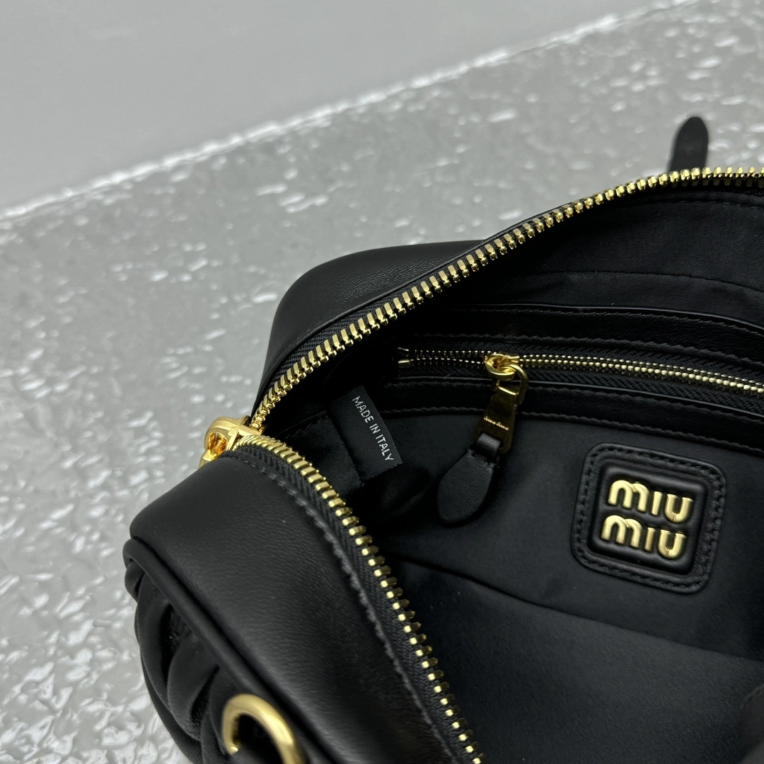 MOMO- 7iu7iu 5BB142-N88-F0002-V-OOT high quality version sheephide item:E-B664G2044