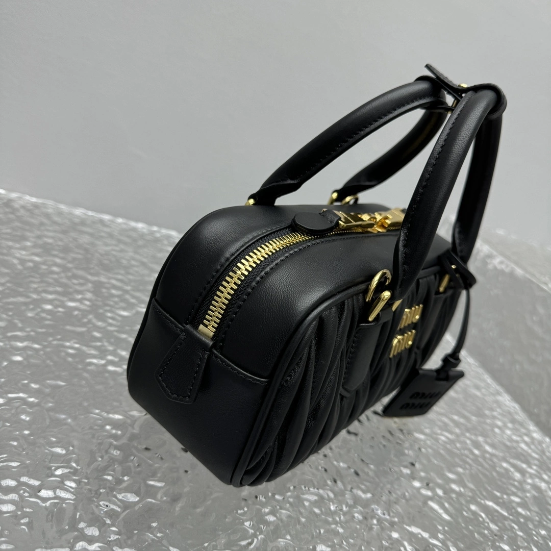 MOMO- 7iu7iu 5BB142-N88-F0002-V-OOT high quality version sheephide item:E-B664G2044