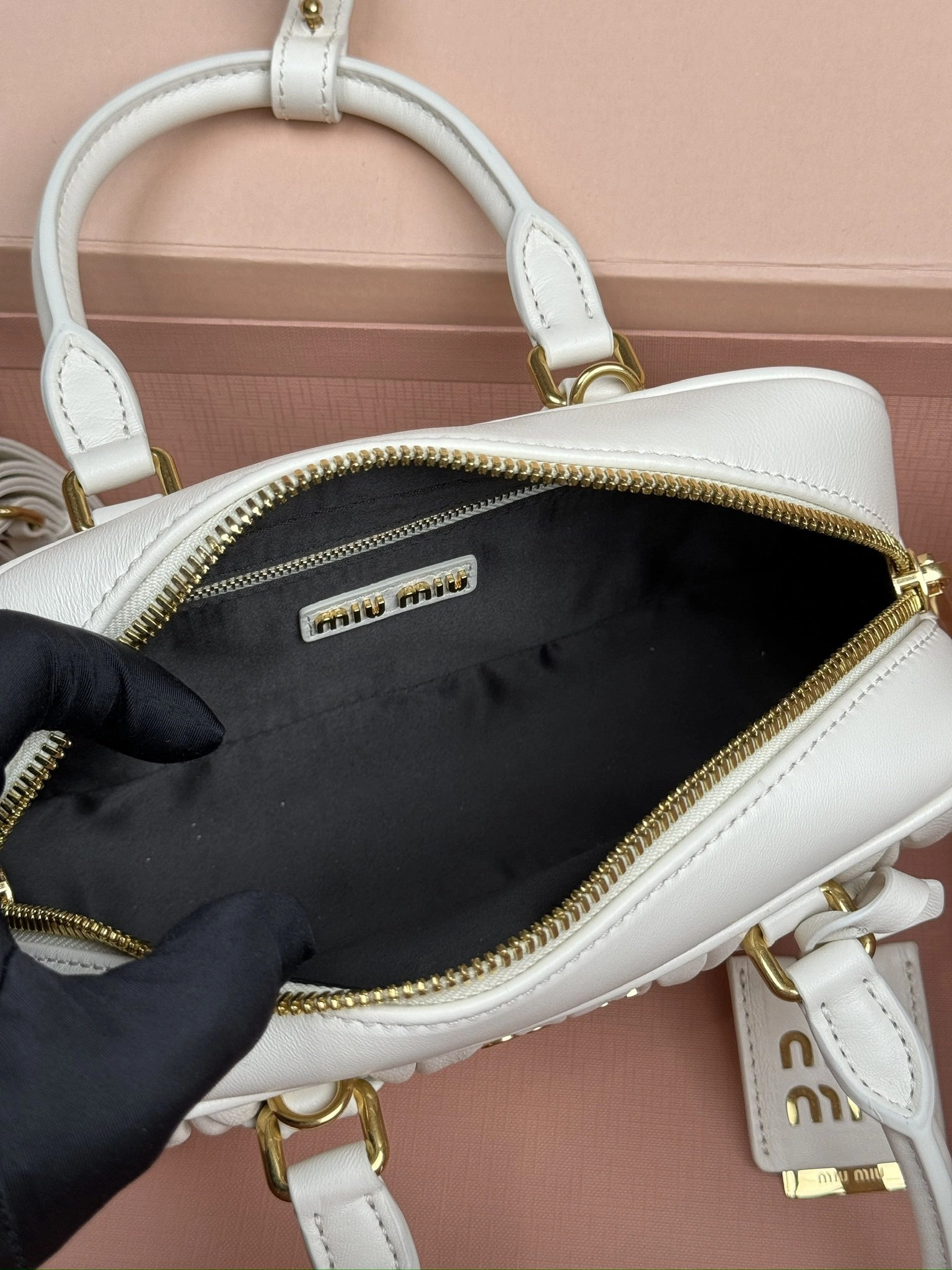 MOMO- 7iu7iu 5BB142-N88-F0009-V-OON high quality version sheephide item:E-B000G1904