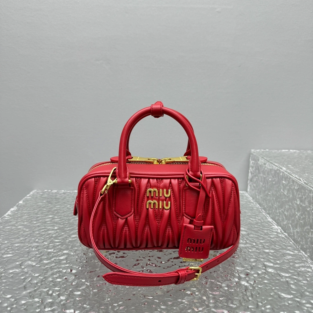 MOMO- 7iu7iu 5BB142-N88-F0011-V-OOT high quality version sheephide item:E-B664G2045