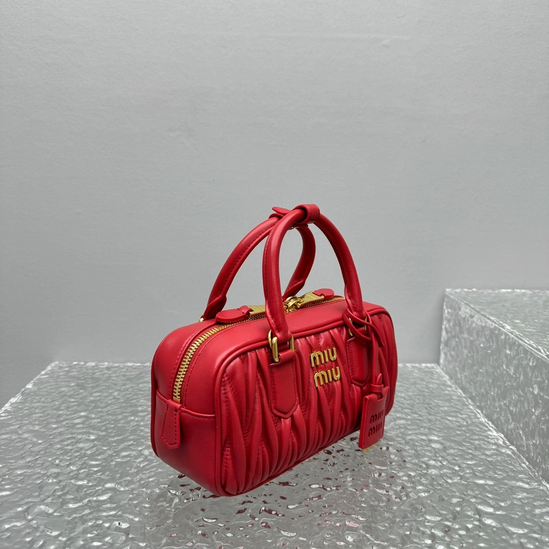 MOMO- 7iu7iu 5BB142-N88-F0011-V-OOT high quality version sheephide item:E-B664G2045