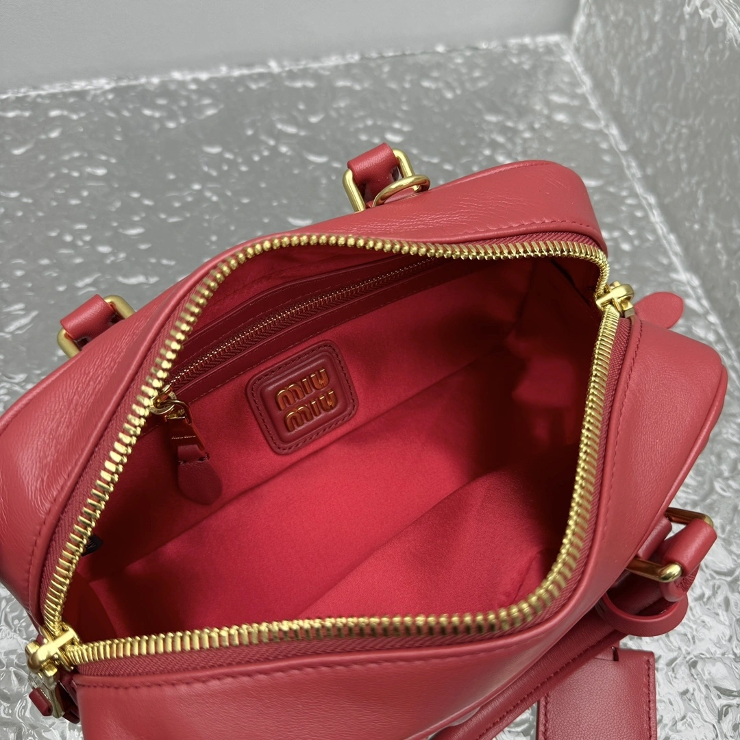 MOMO- 7iu7iu 5BB142-N88-F0011-V-OOT high quality version sheephide item:E-B664G2045