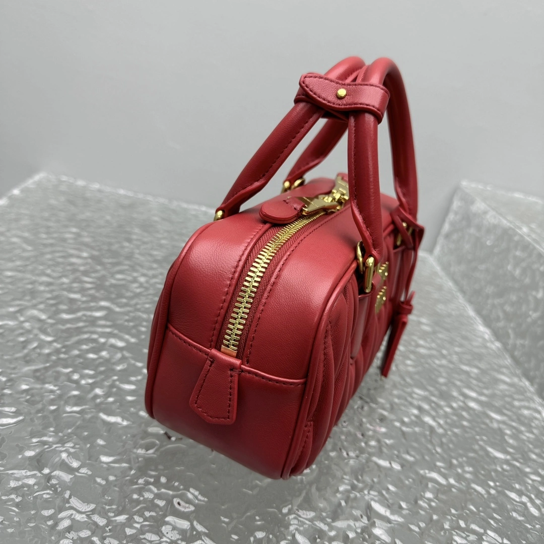 MOMO- 7iu7iu 5BB142-N88-F0011-V-OOT high quality version sheephide item:E-B664G2045