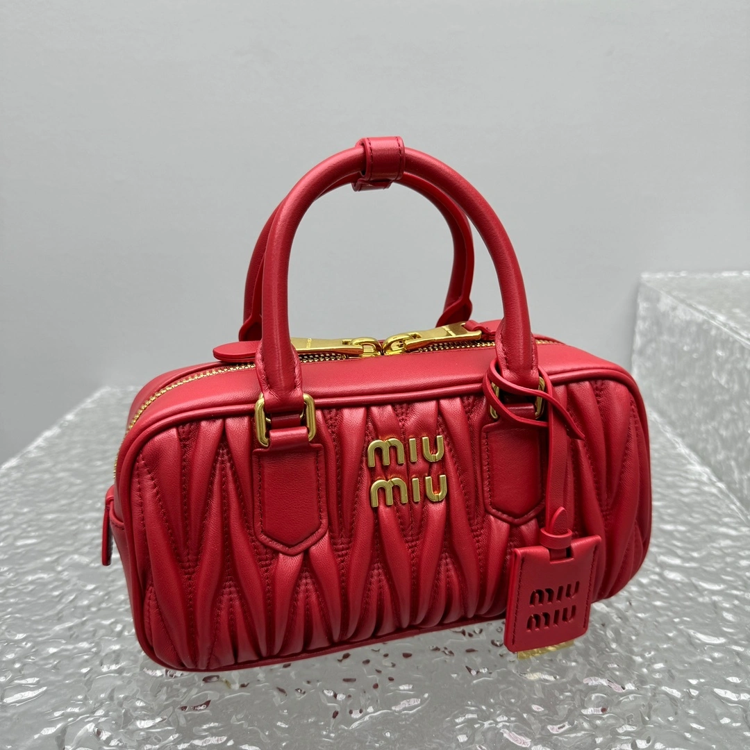 MOMO- 7iu7iu 5BB142-N88-F0011-V-OOT high quality version sheephide item:E-B664G2045
