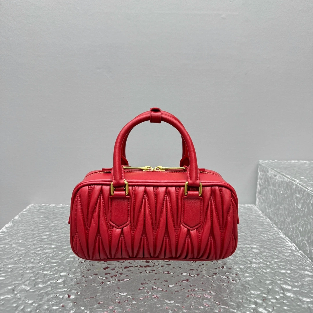 MOMO- 7iu7iu 5BB142-N88-F0011-V-OOT high quality version sheephide item:E-B664G2045