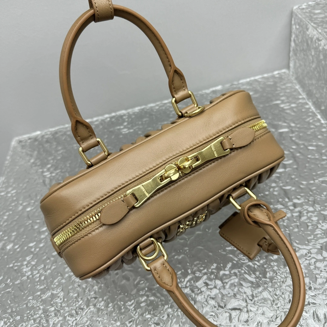 MOMO- 7iu7iu 5BB142-N88-F098L-V-OOT high quality version sheephide item:E-B664G2047