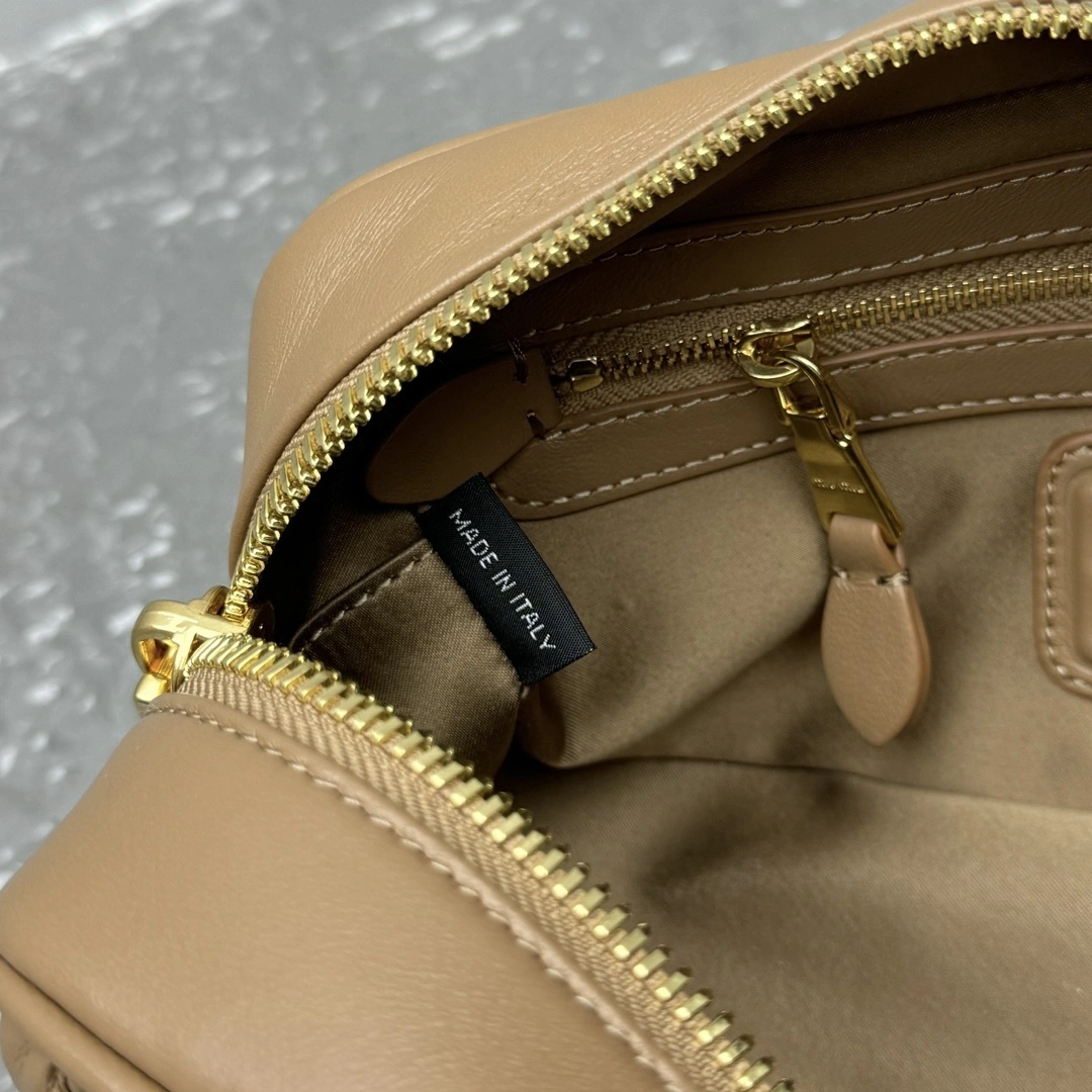 MOMO- 7iu7iu 5BB142-N88-F098L-V-OOT high quality version sheephide item:E-B664G2047