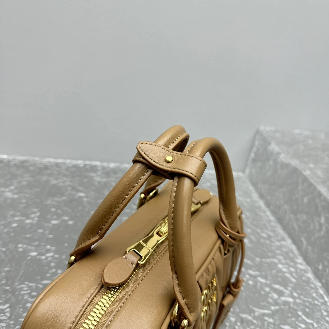 MOMO- 7iu7iu 5BB142-N88-F098L-V-OOT high quality version sheephide item:E-B664G2047