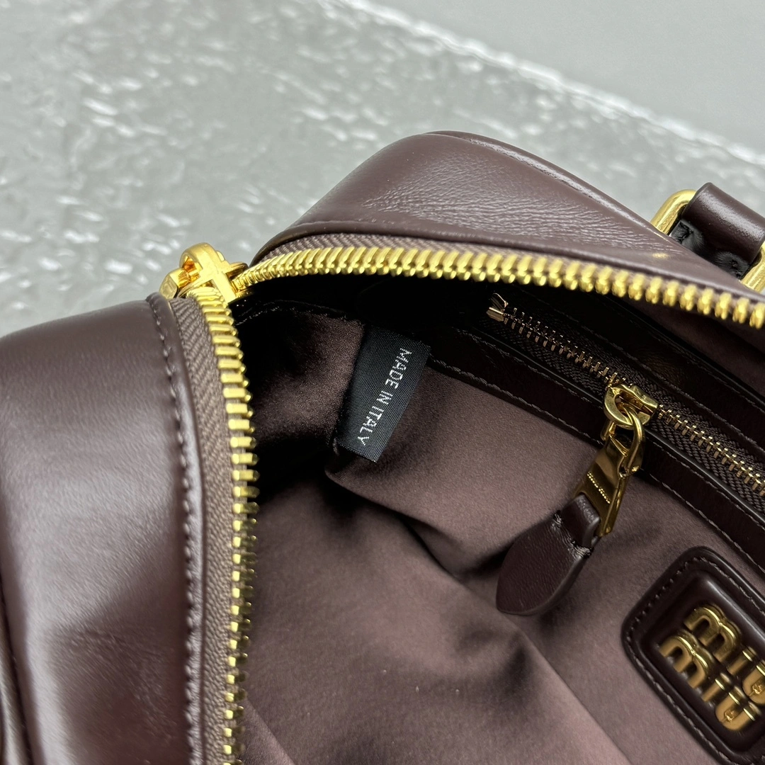 MOMO- 7iu7iu 5BB142_N88_F0NBL_V_OON high quality version sheephide item:E-B664G2046
