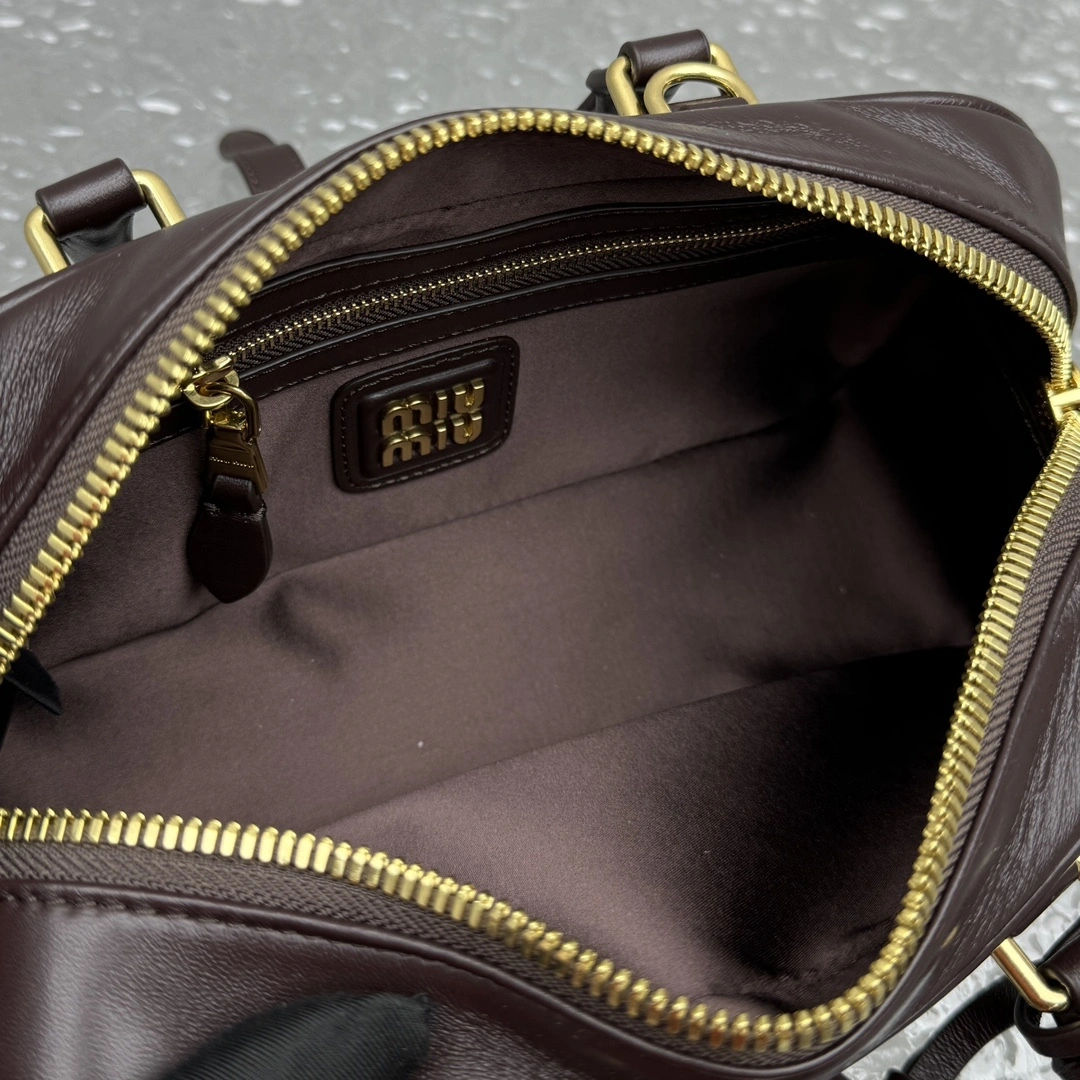 MOMO- 7iu7iu 5BB142_N88_F0NBL_V_OON high quality version sheephide item:E-B664G2046