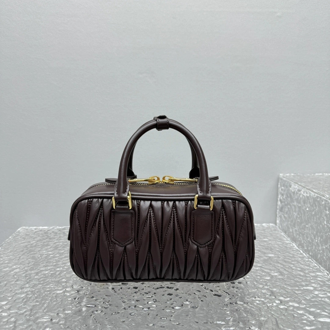 MOMO- 7iu7iu 5BB142_N88_F0NBL_V_OON high quality version sheephide item:E-B664G2046