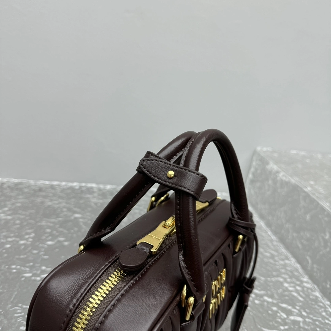 MOMO- 7iu7iu 5BB142_N88_F0NBL_V_OON high quality version sheephide item:E-B664G2046