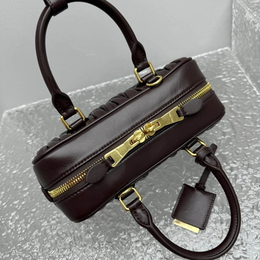 MOMO- 7iu7iu 5BB142_N88_F0NBL_V_OON high quality version sheephide item:E-B664G2046