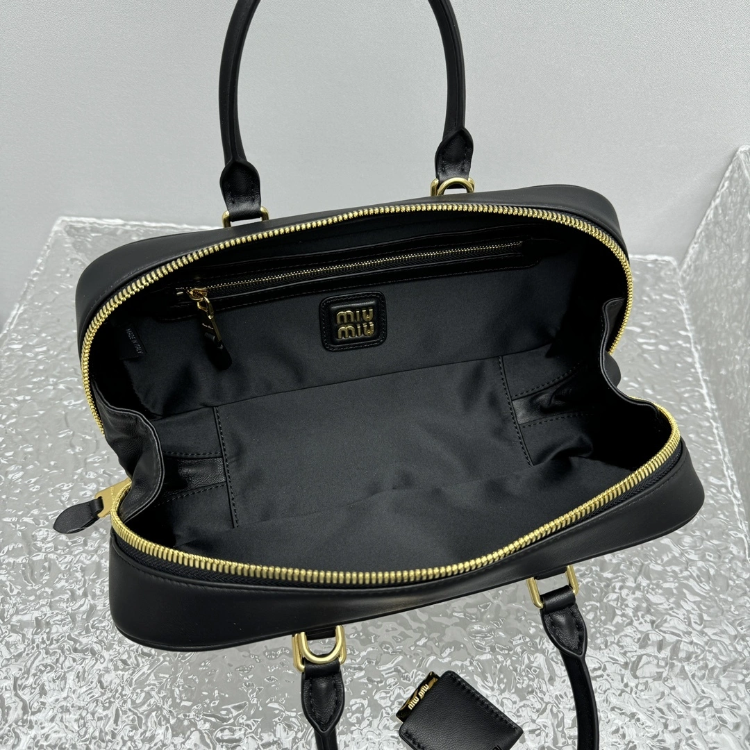 MOMO- 7iu7iu 5BB148-N88-F0002-V-OOT high quality version sheepskin item:E-B664G2005