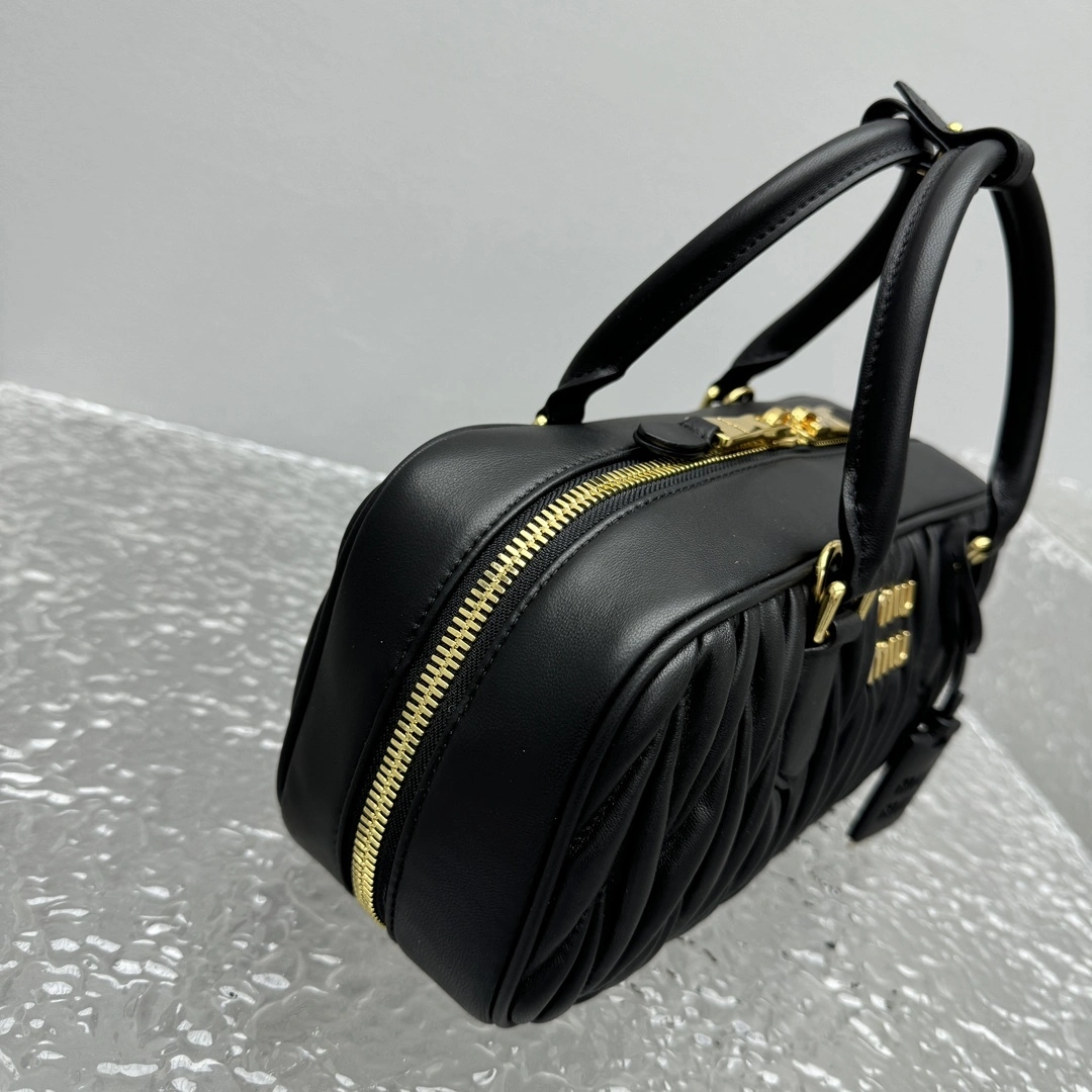 MOMO- 7iu7iu 5BB148-N88-F0002-V-OOT high quality version sheepskin item:E-B664G2005