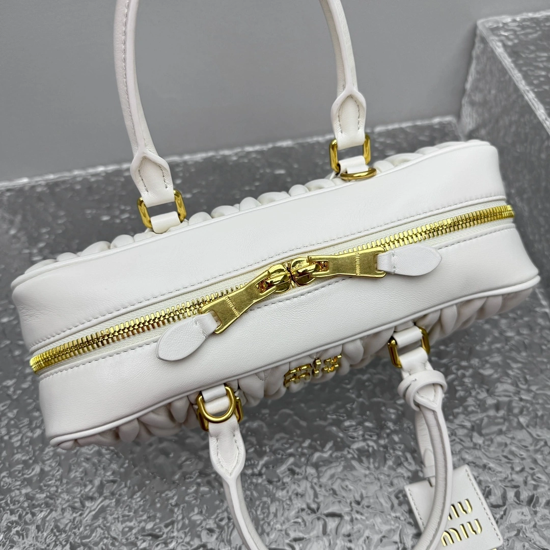 MOMO- 7iu7iu 5BB148-N88-F0009-V-OOT high quality version sheepskin item:E-B664G2006