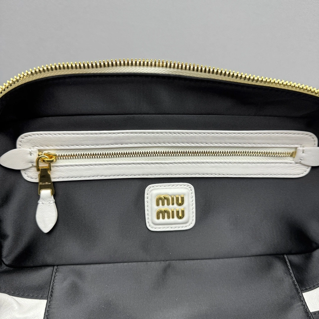 MOMO- 7iu7iu 5BB148-N88-F0009-V-OOT high quality version sheepskin item:E-B664G2006